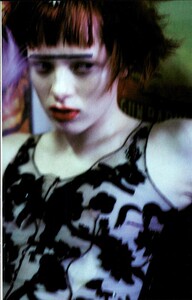 ARCHIVIO - Vogue Italia (February 1997) - Reflection - 006.png