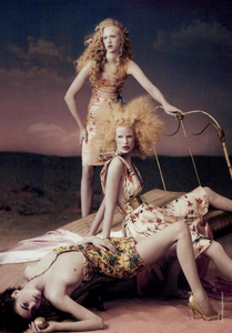 1157704518_Meisel_D__G_Spring_Summer_2005_02.thumb.png.488be78192f30d2d40278011e2dc244a.png