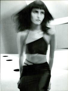 ARCHIVIO - Vogue Italia (January 1997) - Black - 016.jpg
