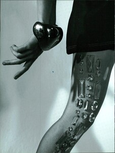 ARCHIVIO - Vogue Italia (May 2007) - Milla Jovovich - 007.jpg