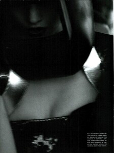 ARCHIVIO - Vogue Italia (February 2007) - Tomorrow Vision - 003.jpg