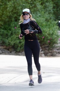       lar280420BZNimage19 .jpg