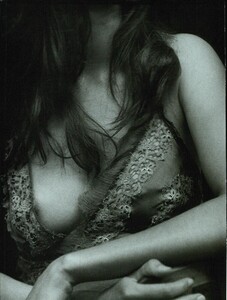 ARCHIVIO - Vogue Italia (February 2006) - Olivia Magnani - 009.jpg