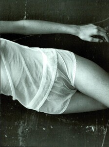 ARCHIVIO - Vogue Italia (October 1997) - Forme - 004.jpg