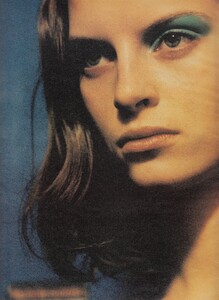 W (July 2001) - Solitaire - 003.jpg