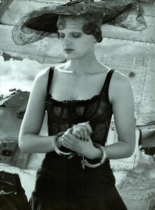 ARCHIVIO - Vogue Italia (March 2001) - In A Future Mood - 020.jpg