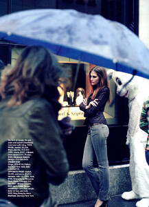 Harper's Bazaar US (March 2009) - Street Chic - 007.jpg