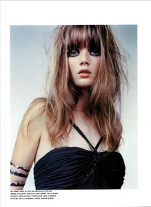 ARCHIVIO - Vogue Italia (December 2003) - The Night Of Great Shapes - 008.jpg