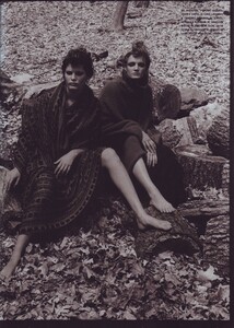 Vogue Italia (November 1999) - Country Report - 008.jpg