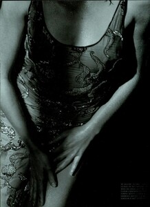 ARCHIVIO - Vogue Italia (February 1998) - Claudia Gerini - 004.jpg