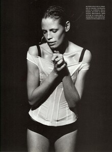 Vogue Italia (September 1997) - Enchanting Mood - 003.jpg