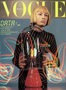 1426991339_ARCHIVIO-VogueItalia(December1997)-Cover.thumb.jpg.cc104331c59f521ee7874db86f860f5b.jpg
