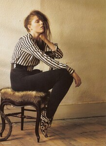 CuriouserAndCuriouser_ TimWalker_VogueUk_feb07_06.jpg