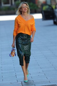        ash120520BZNimage103 .jpg