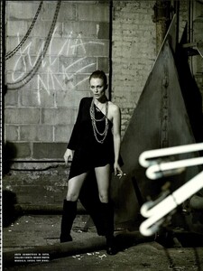 ARCHIVIO - Vogue Italia (September 2008) - Julianne Moore - 014.jpg