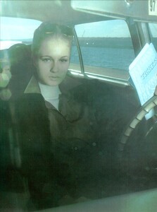 ARCHIVIO - Vogue Italia (December 1999) - Danger High Voltage - 010.jpg