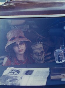 ARCHIVIO - Vogue Italia (February 2002) - Shannyn and Chloé - 003.jpg