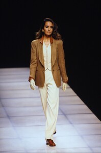 156386011_armani-fw-1992(6).thumb.jpg.89600096db1bcd8fbd8db6735f224a2f.jpg