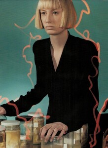 ARCHIVIO - Vogue Italia (December 1997) - Data Lab - 013.jpg