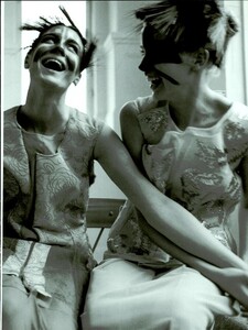 ARCHIVIO - Vogue Italia (July 1997) - Shape and Cut - 006.jpg