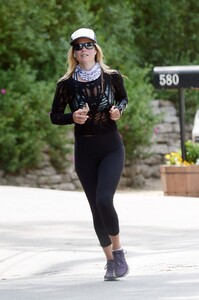       lar280420BZNimage22 .jpg