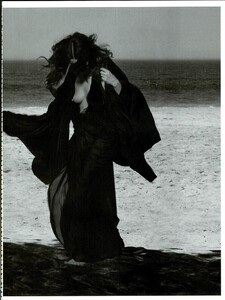 ARCHIVIO - Vogue Italia (September 2008) - Julianne Moore - 012.jpg