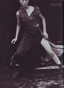 Vogue Italia (May 1999) - A Windy Summer Day - 009.jpg