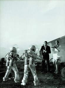 ARCHIVIO - Vogue Italia (March 2001) - In A Future Mood - 027.jpg