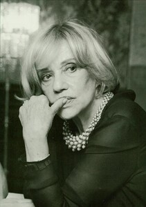 ARCHIVIO - Vogue Italia (February 2004) - Jeanne Moreau - 008.jpg