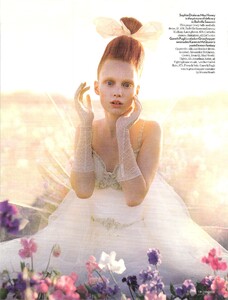 Vogue UK (December 2008) - Tales Of The Unexpected - 009.jpg