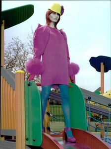 ARCHIVIO - Vogue Italia (August 2007) - The Last Range Of Colours - 002.jpg