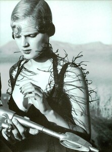 ARCHIVIO - Vogue Italia (March 2001) - In A Future Mood - 010.jpg