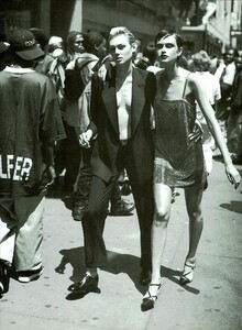 ARCHIVIO - Vogue Italia (October 1997) - So... And So - 006.jpg