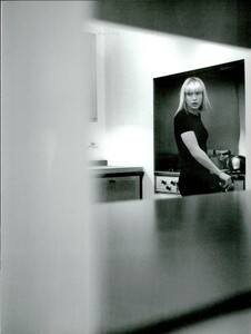 ARCHIVIO - Vogue Italia (April 1997) - Courtney Love - 013.png