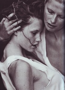 Vogue Italia (May 1999) - A Windy Summer Day - 001.jpg