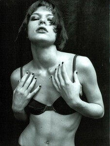 ARCHIVIO - Vogue Italia (June 1998) - Milla - 003.jpg