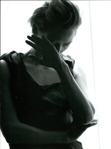 ARCHIVIO - Vogue Italia (September 2007) - Tilda Swinton - 018.jpg