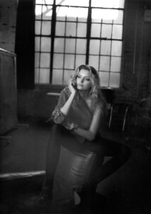 Harper's Bazaar US (April 2009) - Street Chic - 006.jpg