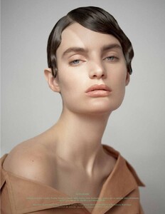 L'Officiel Mexico 04.2020_es.downmagaz.com_page-0115.jpg