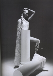 Tanya Dziahileva Numero 74 ph-Luciana Val and Franco Musso 02.jpg