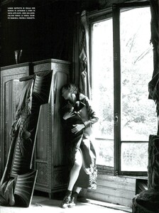 ARCHIVIO - Vogue Italia (September 2007) - Tilda Swinton - 006.jpg