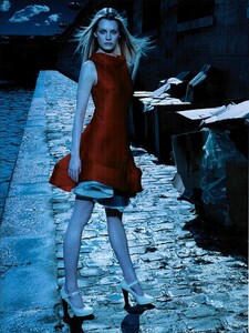 ARCHIVIO - Vogue Italia (July 2007) - Close-up - 012.jpg