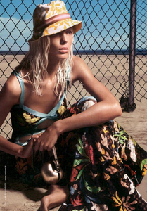 370363017_Mert__Marcus_Missoni_Spring_Summer_2005_03.thumb.png.aa73d7935811e09b4900b078444073c1.png