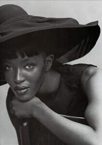 ARCHIVIO - Vogue Italia (January 1998) - Cronaca - 010.jpg