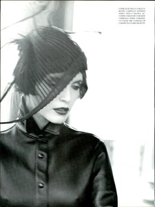 ARCHIVIO - Vogue Italia (March 1997) - Una Storia A Berlino - 013.jpg