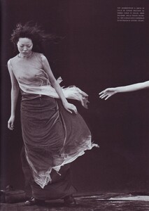 Vogue Italia (May 1999) - A Windy Summer Day - 016.jpg