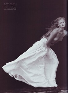 Vogue Italia (May 1999) - A Windy Summer Day - 019.jpg