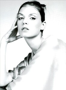 ARCHIVIO - Vogue Italia (June 2003) - A Splash Of Good Looks - 011.jpg
