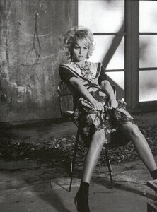 ARCHIVIO - Vogue Italia (April 2004) - Psycho - 017.jpg