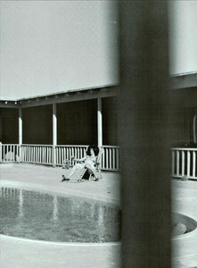 ARCHIVIO - Vogue Italia (April 2001) - Picture Story - 020.jpg